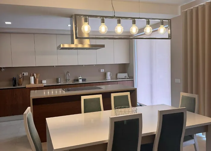 Lightoasis Oasis Mar 6 Apartment